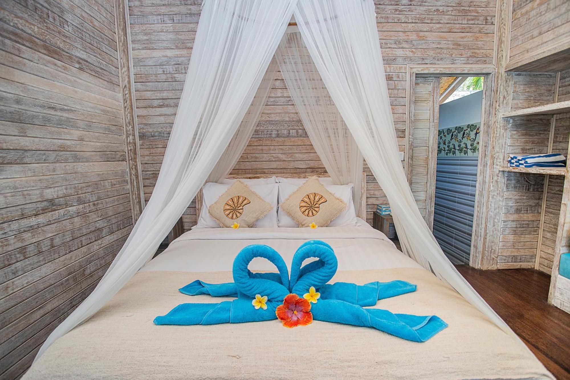 Nusa View - Oceanfront Rentals レンボンガン島 エクステリア 写真
