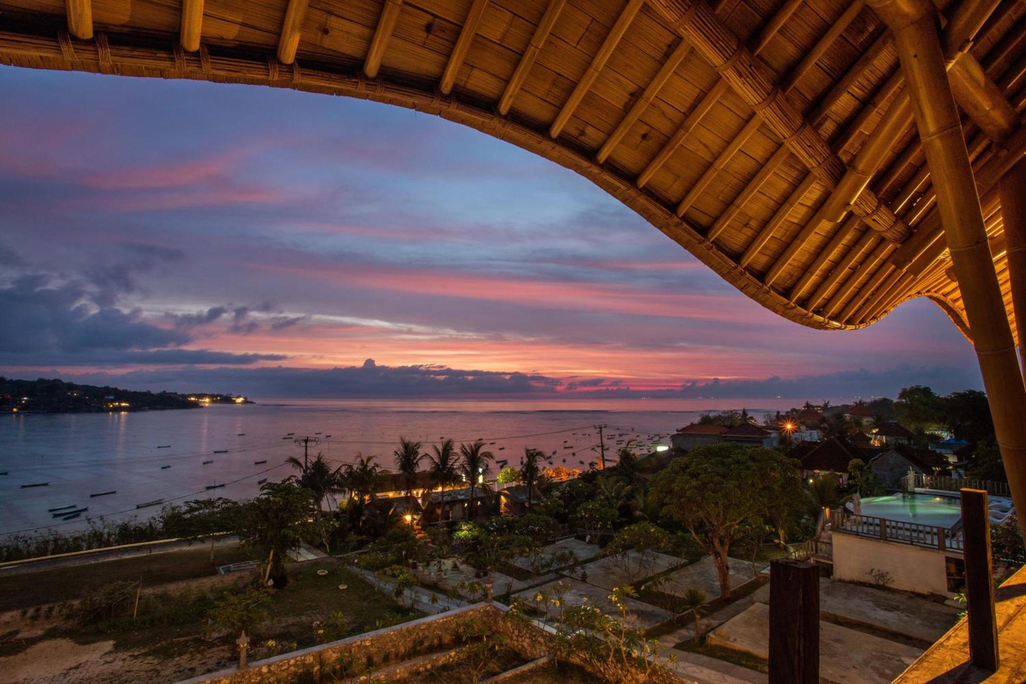 Nusa View - Oceanfront Rentals レンボンガン島 エクステリア 写真