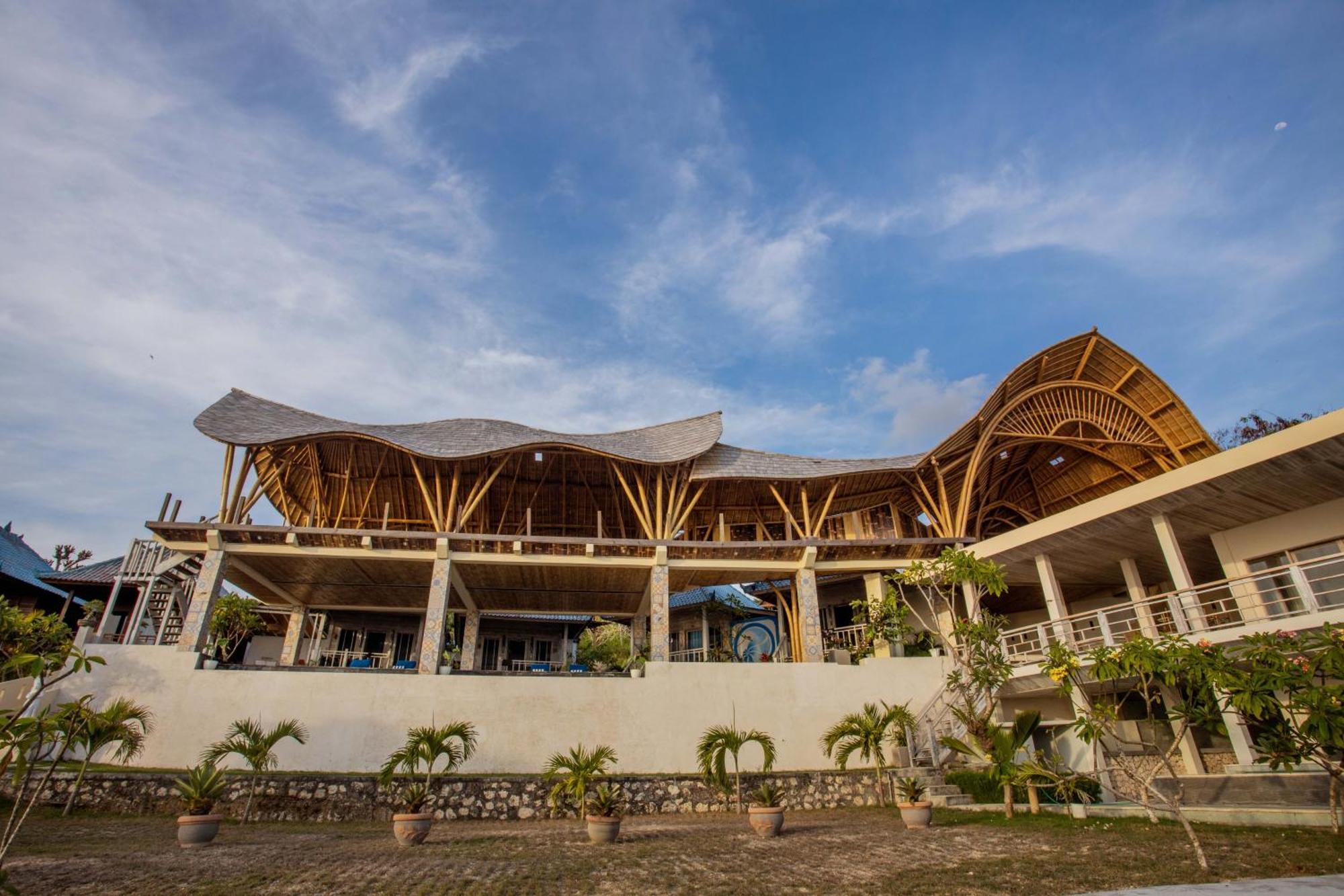 Nusa View - Oceanfront Rentals レンボンガン島 エクステリア 写真