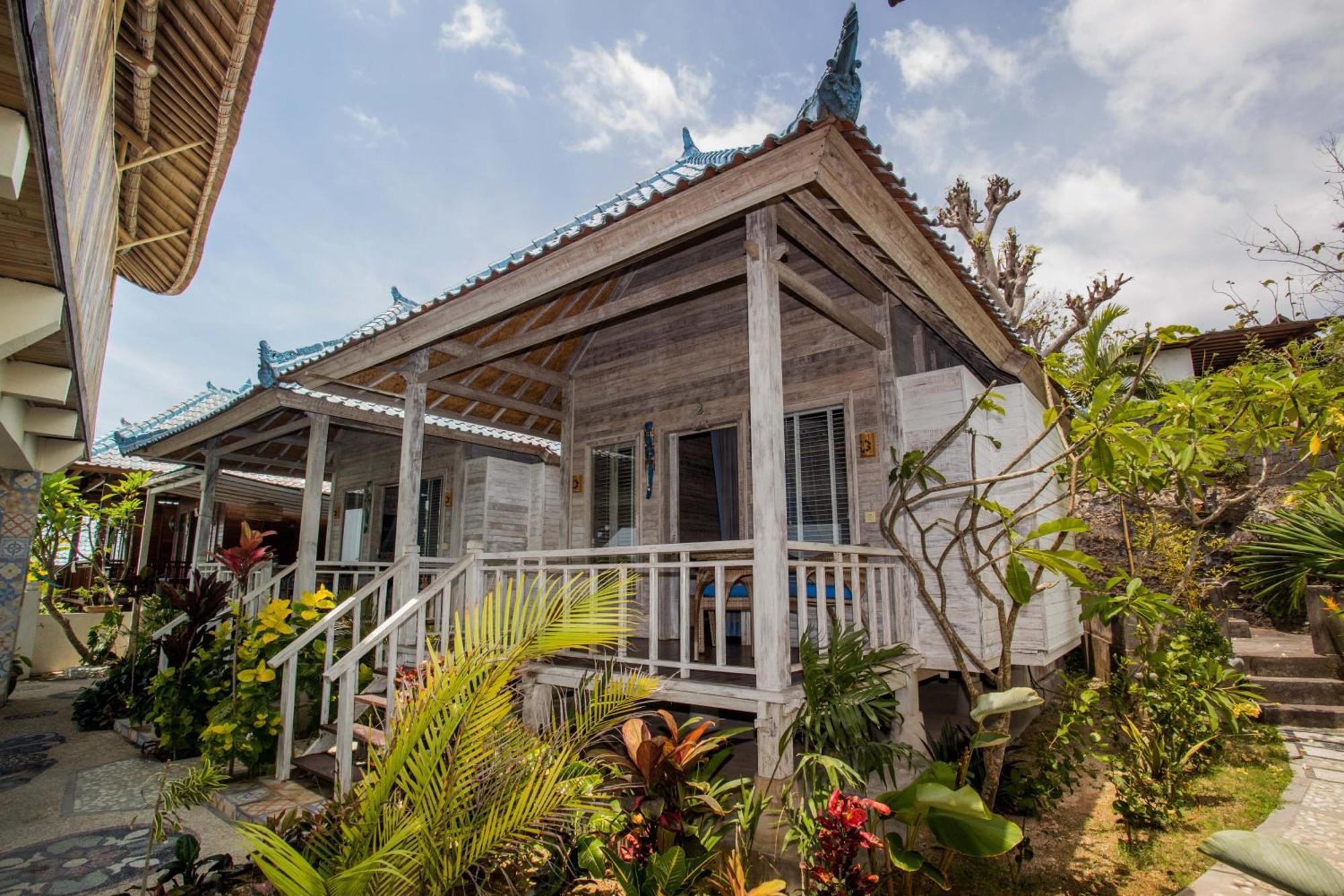 Nusa View - Oceanfront Rentals レンボンガン島 エクステリア 写真