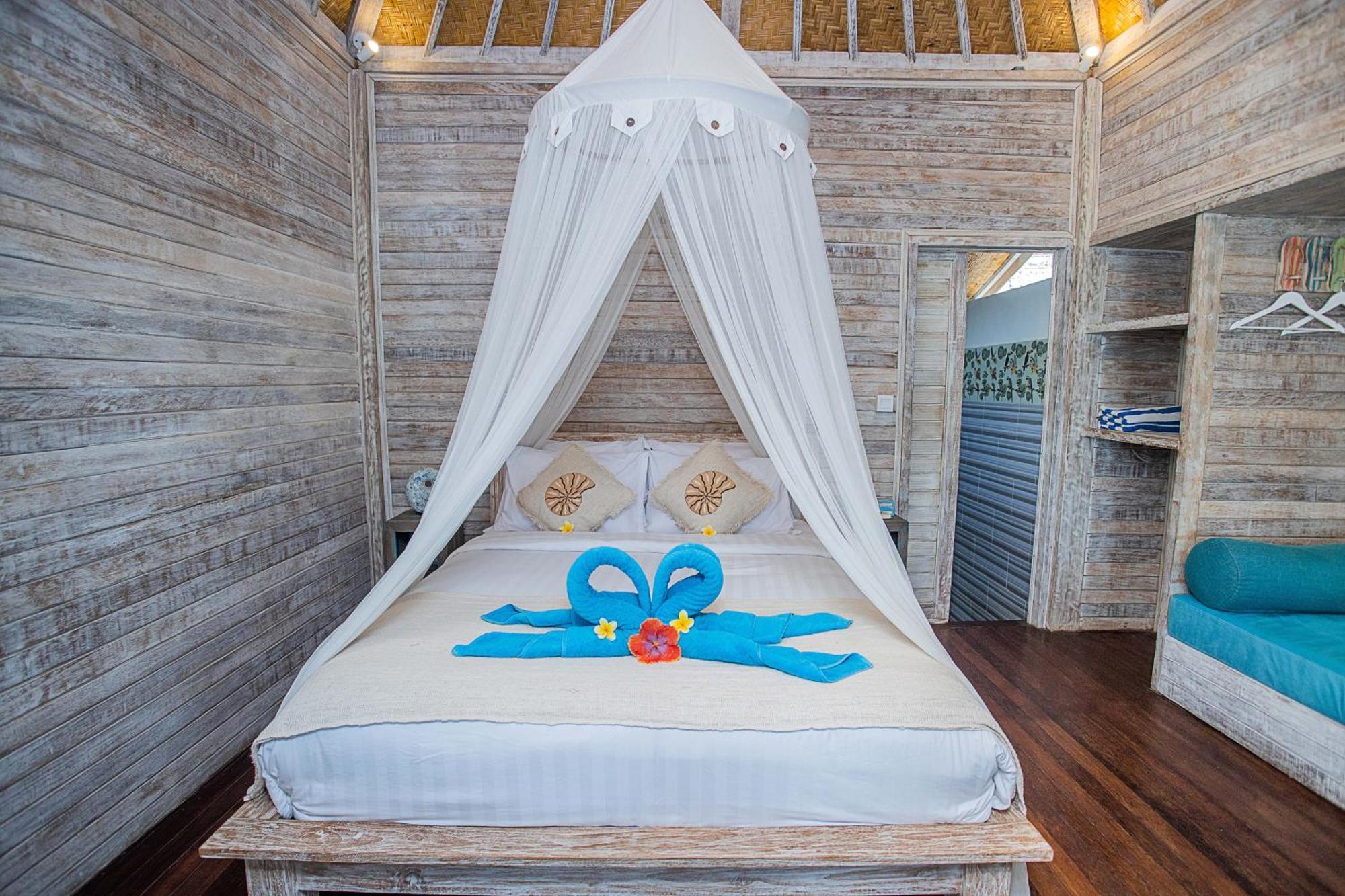 Nusa View - Oceanfront Rentals レンボンガン島 エクステリア 写真