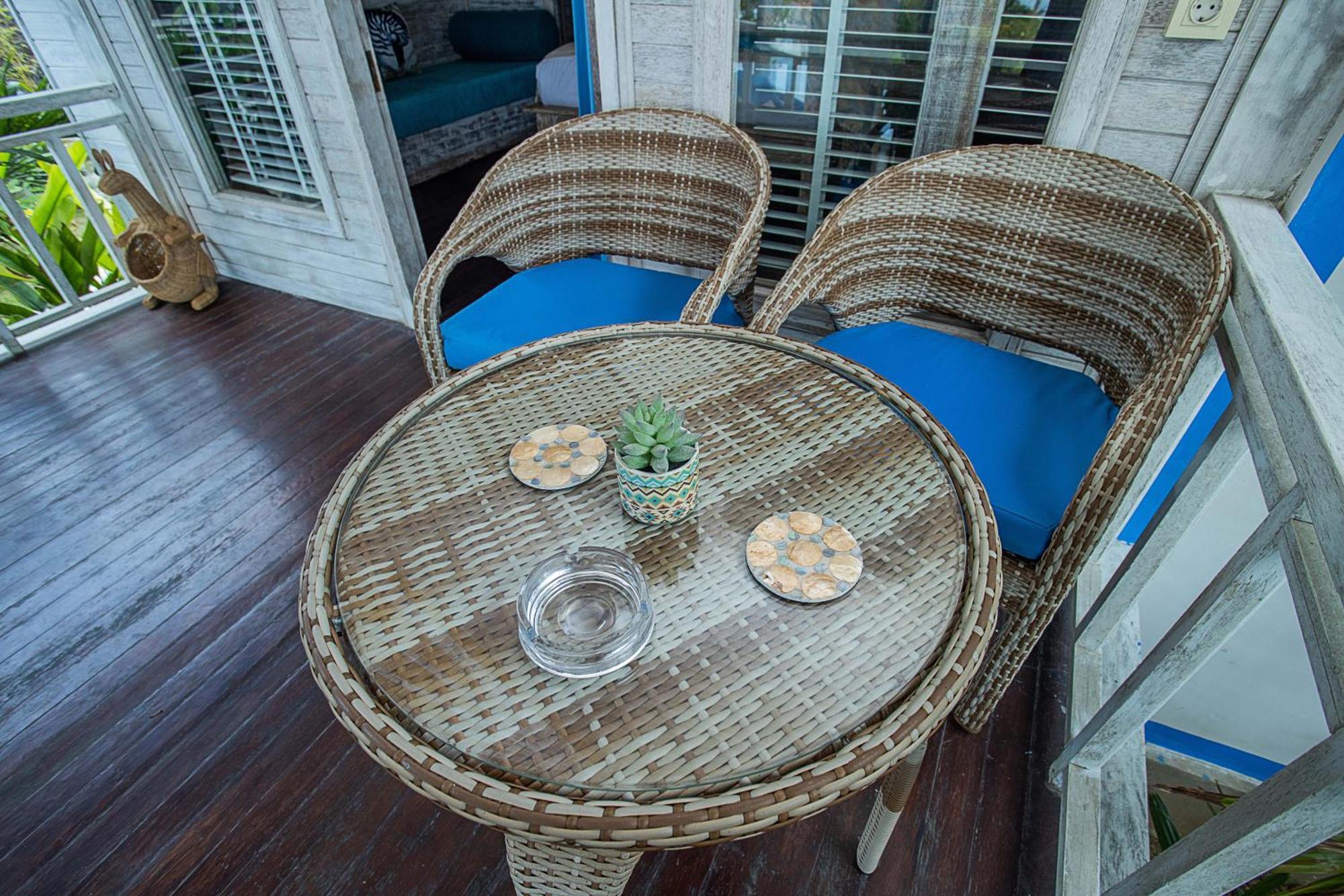 Nusa View - Oceanfront Rentals レンボンガン島 エクステリア 写真
