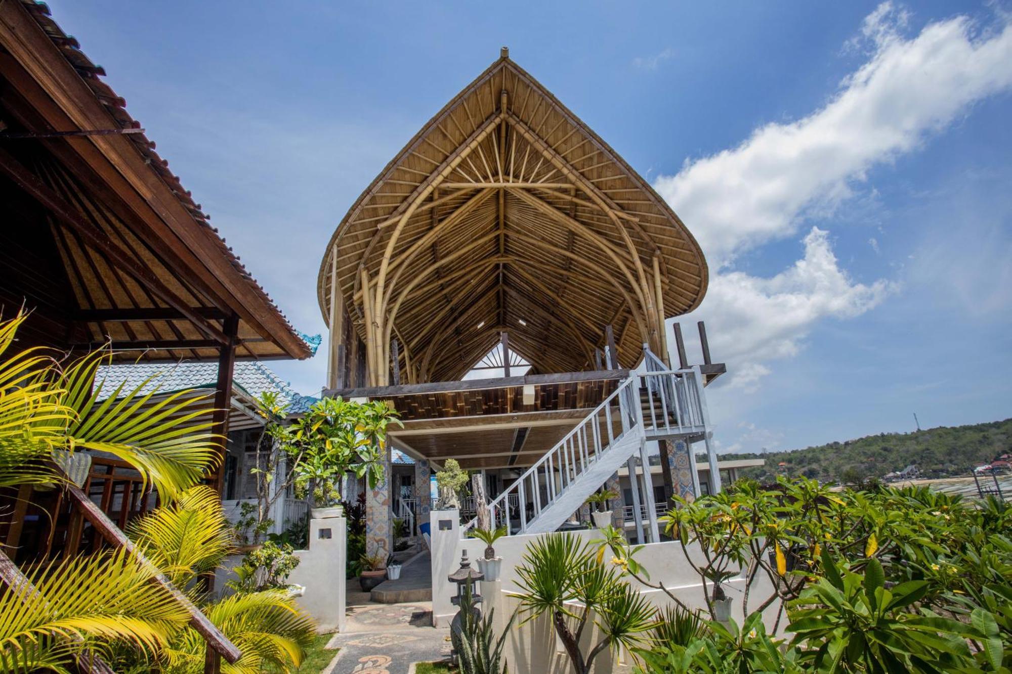 Nusa View - Oceanfront Rentals レンボンガン島 エクステリア 写真