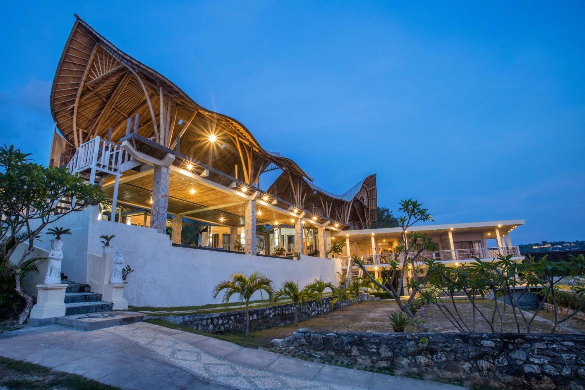 Nusa View - Oceanfront Rentals レンボンガン島 エクステリア 写真