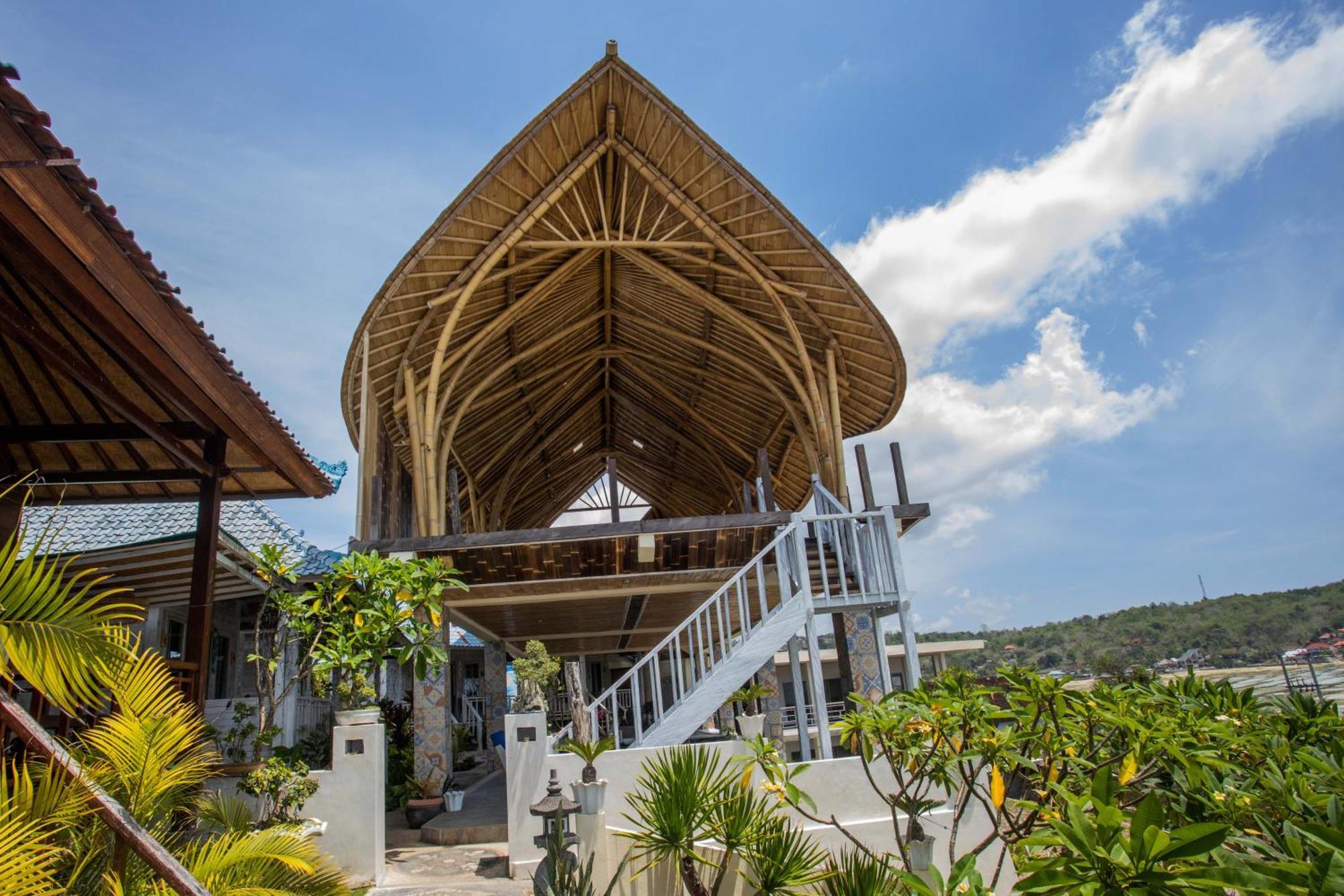 Nusa View - Oceanfront Rentals レンボンガン島 エクステリア 写真