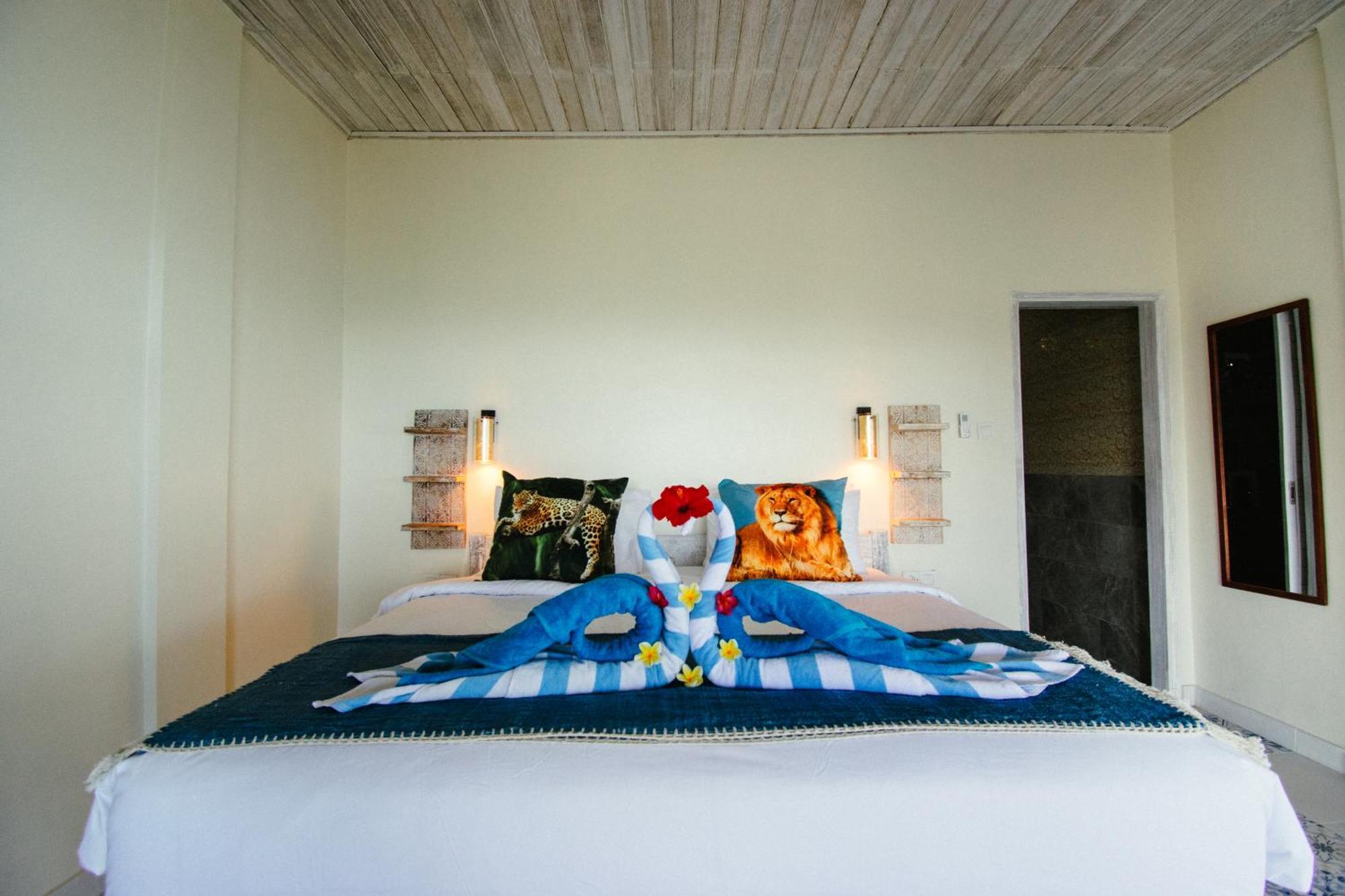 Nusa View - Oceanfront Rentals レンボンガン島 エクステリア 写真
