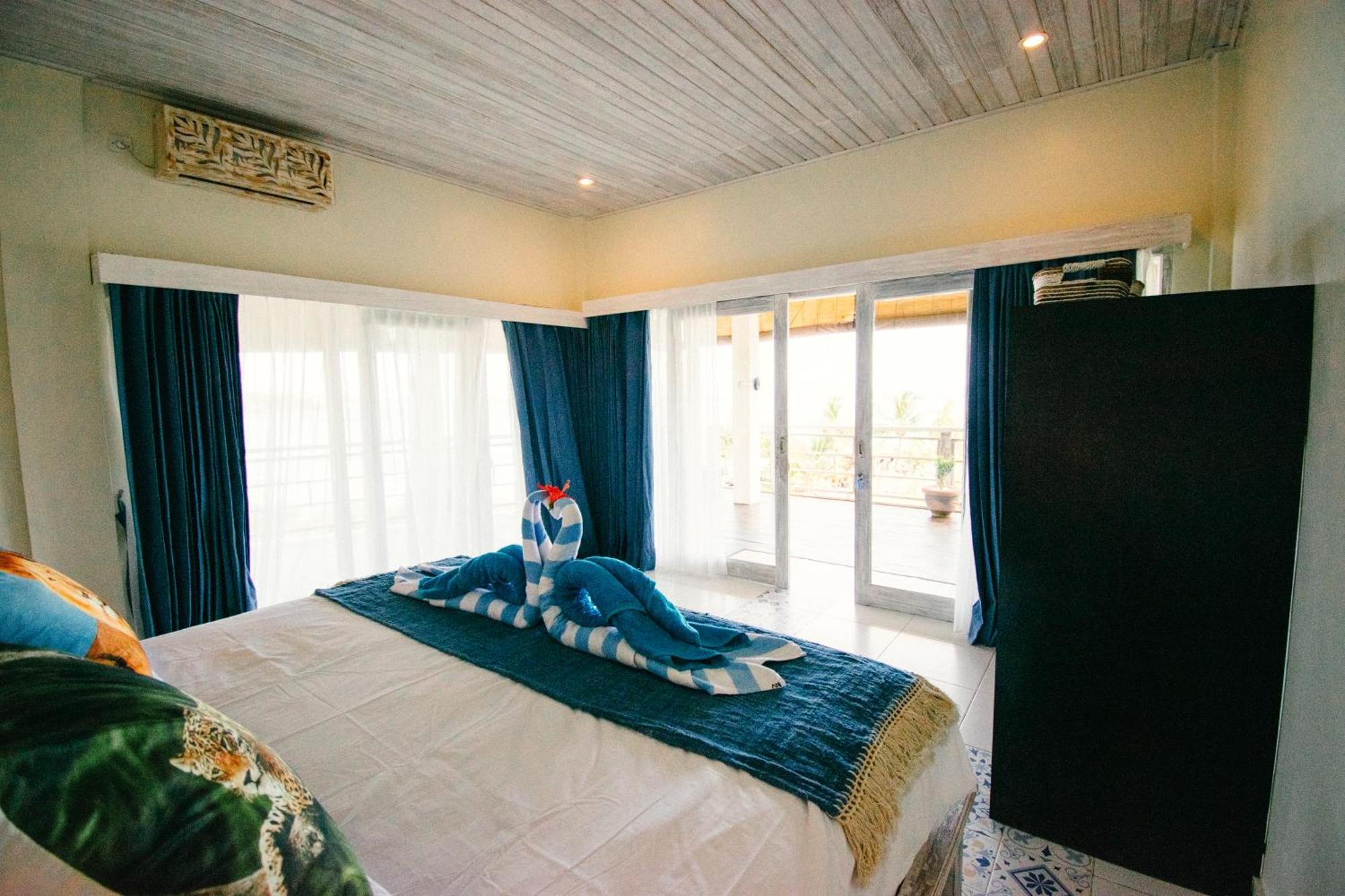 Nusa View - Oceanfront Rentals レンボンガン島 エクステリア 写真