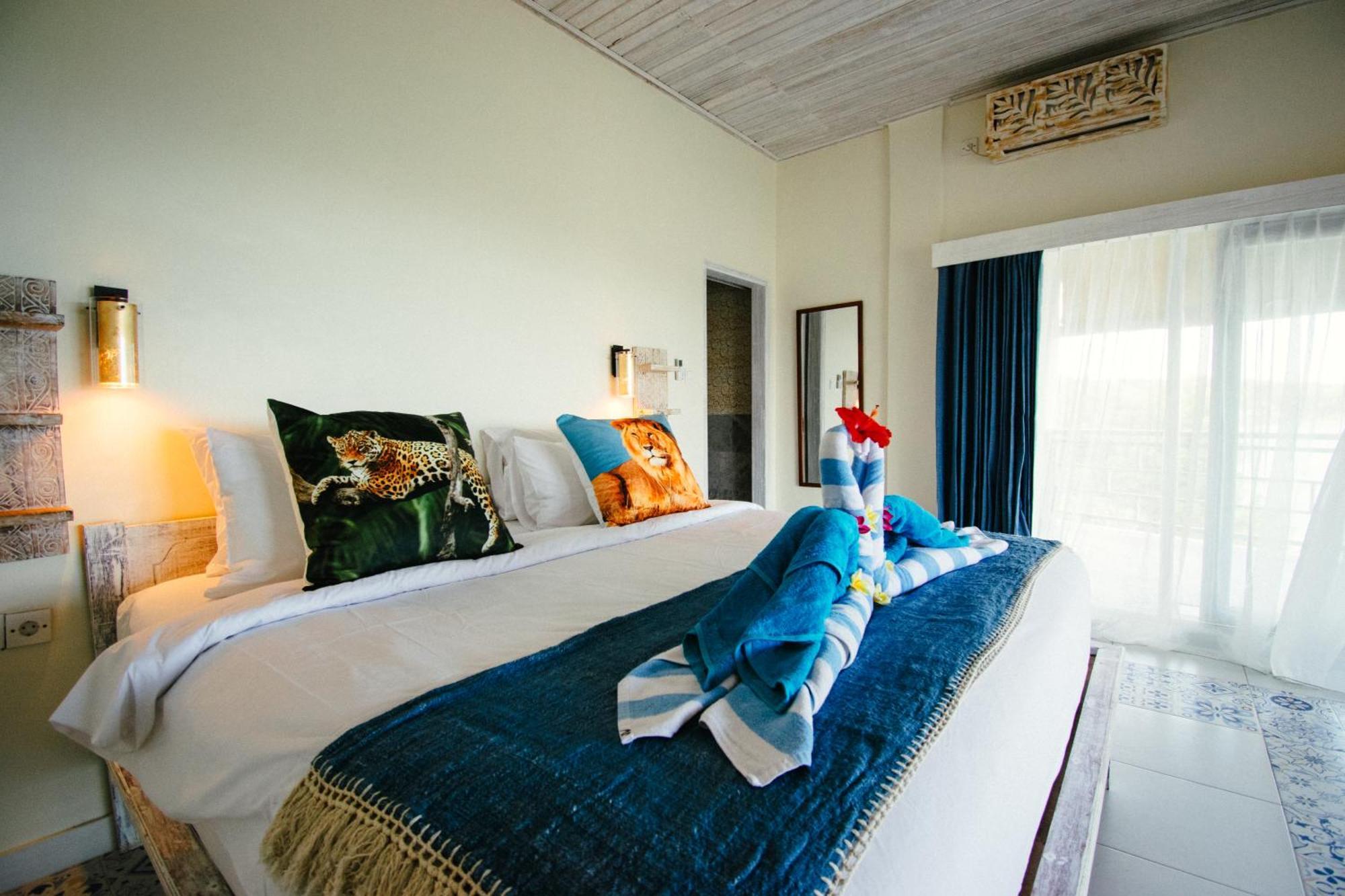 Nusa View - Oceanfront Rentals レンボンガン島 エクステリア 写真