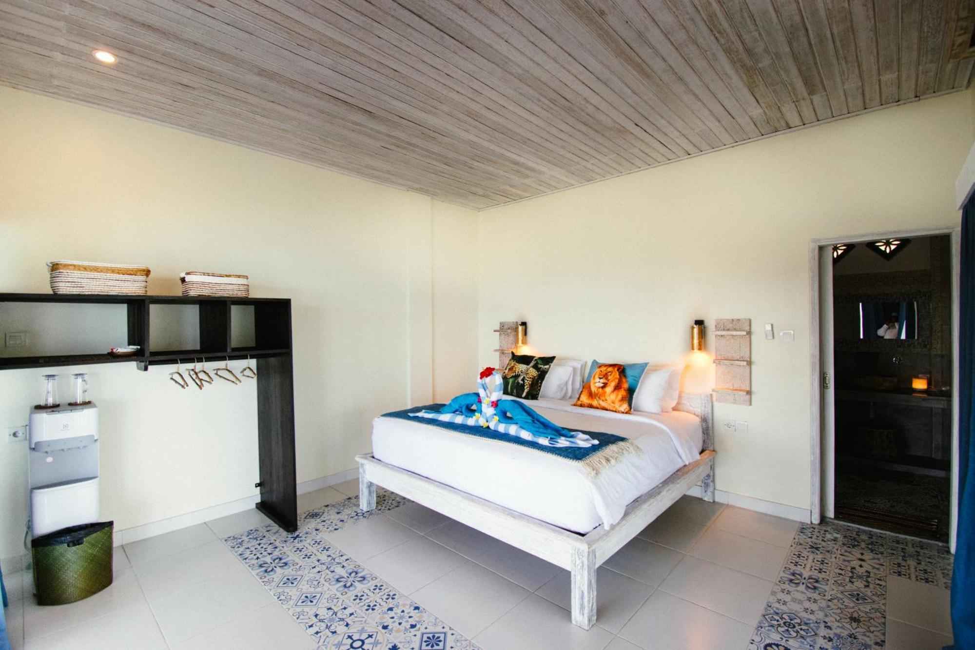Nusa View - Oceanfront Rentals レンボンガン島 エクステリア 写真