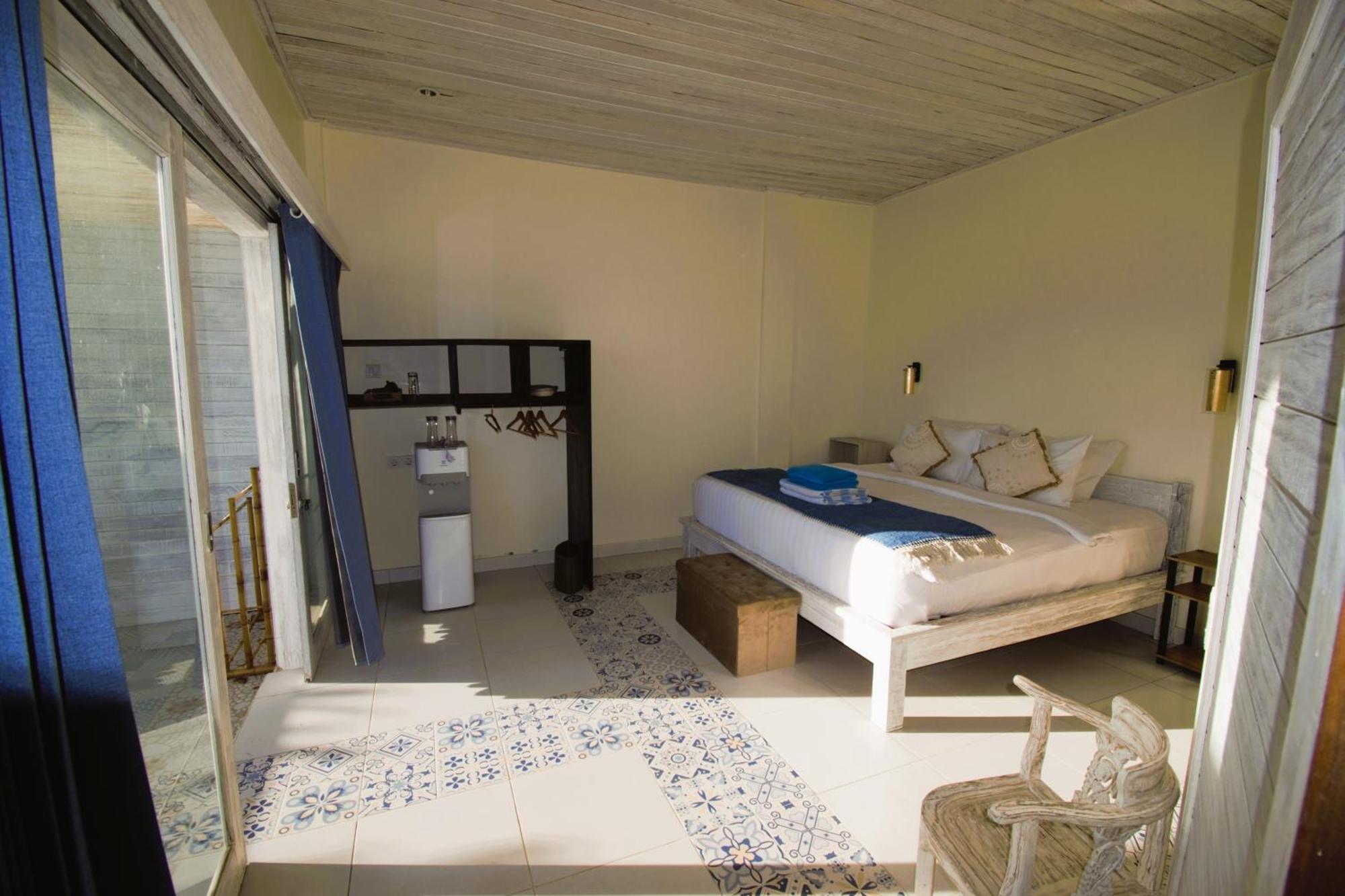 Nusa View - Oceanfront Rentals レンボンガン島 エクステリア 写真